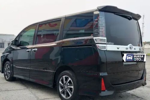 2018 Toyota Voxy 2.0L AT tua