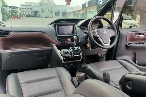 2018 Toyota Voxy 2.0L AT bekas