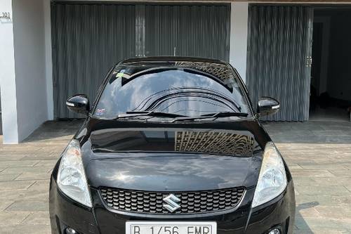 2013 Suzuki Swift GX AT bekas