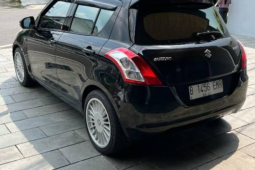 Dijual 2013 Suzuki Swift GX AT bekas