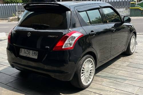 2013 Suzuki Swift GX AT bekas