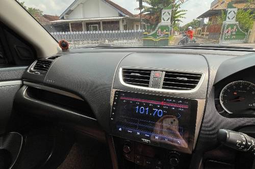 2013 Suzuki Swift GX AT bekas