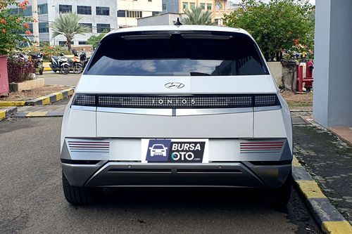 Old 2023 Hyundai Ioniq 5 Long Range Signature