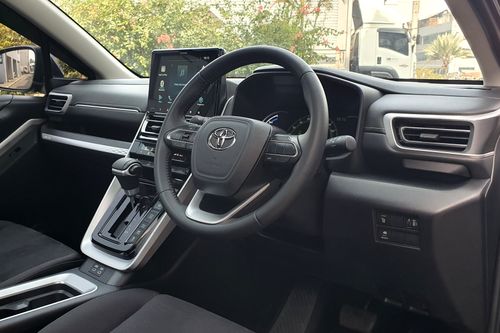 2024 Toyota Kijang Innova Zenix Hybrid EV 2.0L V HV CVT Modellista bekas