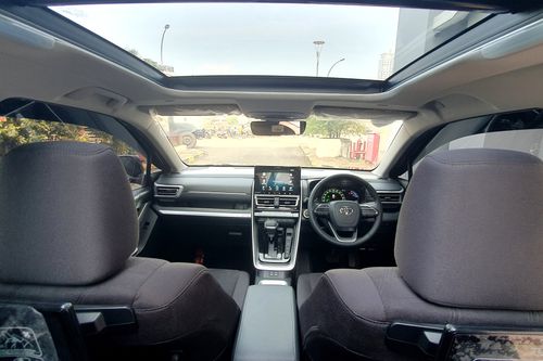 2024 Toyota Kijang Innova Zenix Hybrid EV 2.0L V HV CVT Modellista bekas