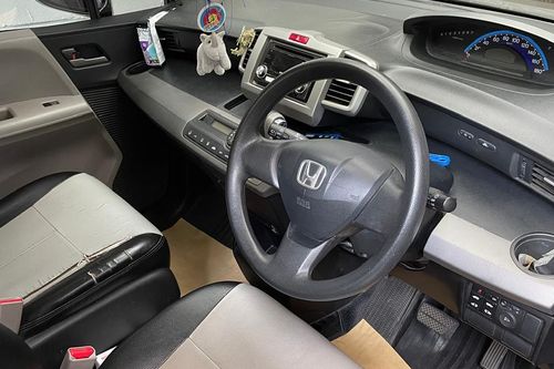 Dijual 2011 Honda Freed PSD bekas