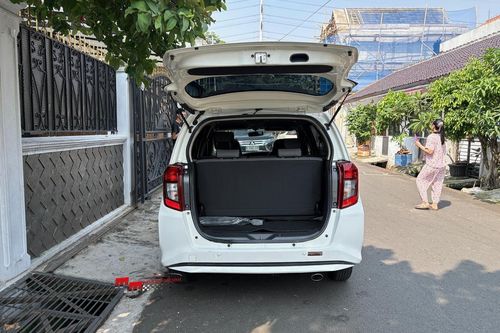 Dijual 2021 Daihatsu Sigra 1.2 R AT bekas