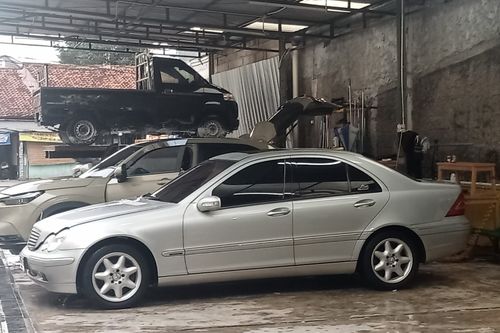 2009 Mercedes Benz C-Class C 240 AT tua