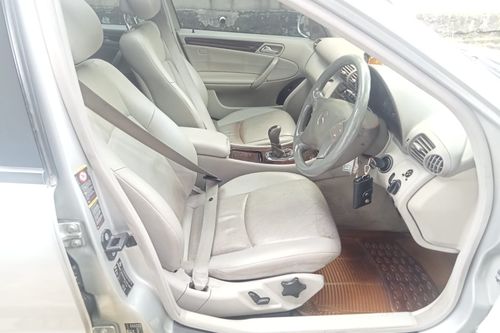 Dijual 2009 Mercedes Benz C-Class C 240 AT bekas