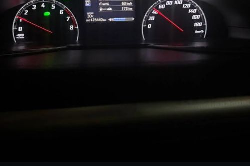2016 Toyota Sienta 1.5L Q AT bekas