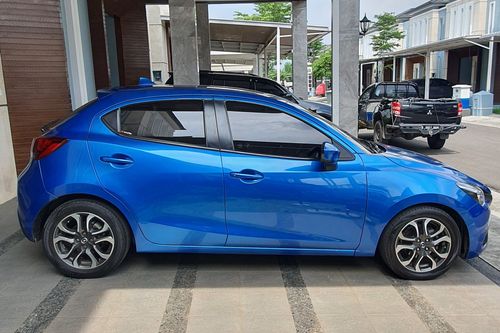 2015 Mazda 2 R SKYACTIV AT bekas