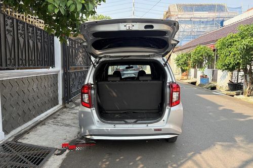 2022 Daihatsu Sigra 1.2 R AT bekas