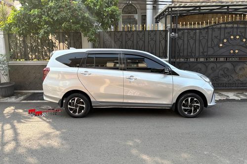 2022 Daihatsu Sigra 1.2 R AT bekas
