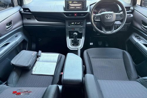 2021 Toyota Avanza 1.3E MT bekas