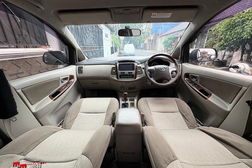 2014 Toyota Kijang Innova 2.0 V AT tua