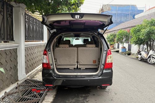 2014 Toyota Kijang Innova 2.0 V AT tua
