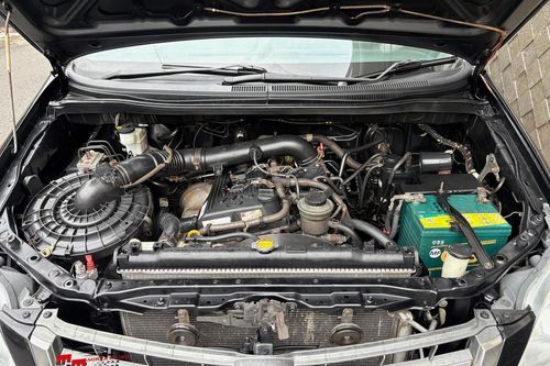 2014 Toyota Kijang Innova 2.0 V AT tua