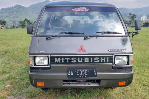 2004 Mitsubishi L300 Minibus Deluxe bekas