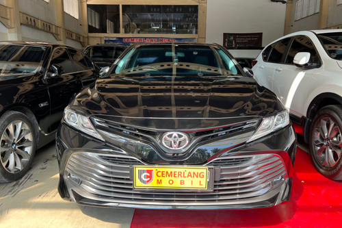 Used 2019 Toyota Camry 2.5 V
