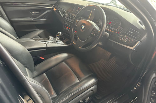 Dijual 2016 BMW 5 Series Sedan 520 M54 Facelift bekas