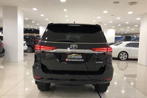2017 Toyota Fortuner 2.4 VRZ AT bekas