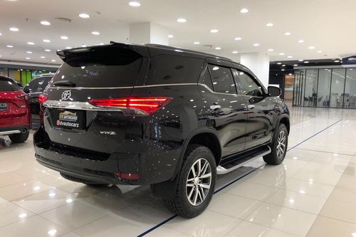 2017 Toyota Fortuner 2.4 VRZ AT bekas