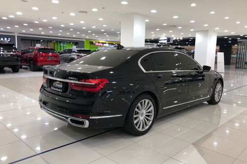 2016 BMW 7 Series Sedan 740Li Pure Excellence bekas