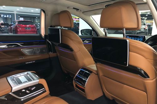 2016 BMW 7 Series Sedan 740Li Pure Excellence bekas