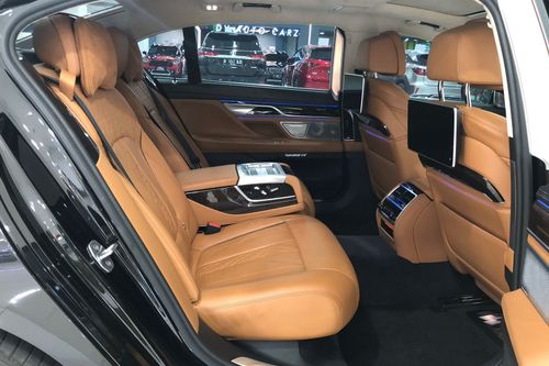 2016 BMW 7 Series Sedan 740Li Pure Excellence bekas