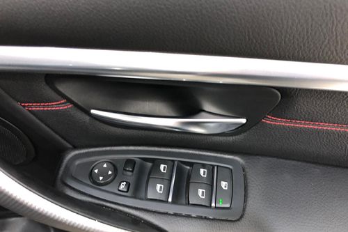 2019 BMW 3 Series Sedan 320i Sport tua