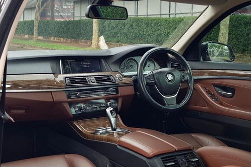 2014 BMW 5 Series Sedan 520 M54 Facelift bekas