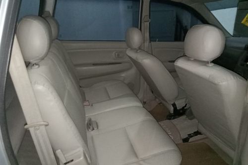 2009 Daihatsu Xenia 1.0 DLX VTTi bekas