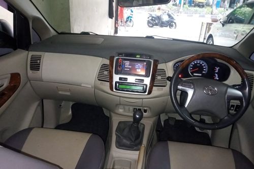Second hand 2014 Toyota Innova BENSIN V 2.0 MT 