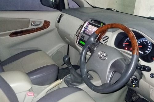2nd Hand 2014 Toyota Innova BENSIN V 2.0 MT