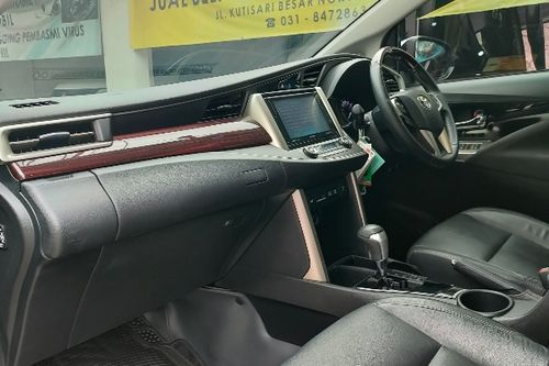 2019 Toyota Innova INNOVA 2.4 Q A/T DSL VNTR bekas