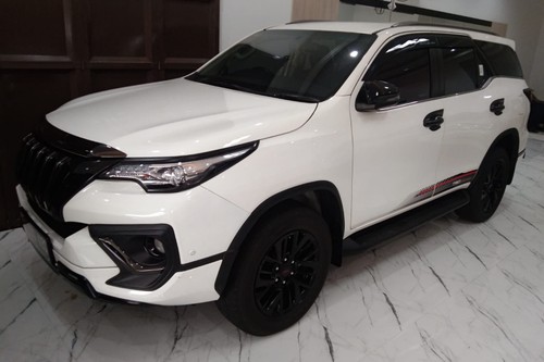 2020 Toyota Fortuner 4X2 G AT DIESEL TRD SPORTIVO