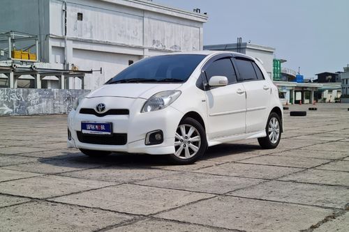2013 Toyota Yaris S Limited AT tua