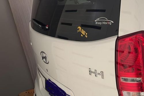 Dijual 2018 Hyundai H1 ELEGANT CRDI 2.4 A/T bekas