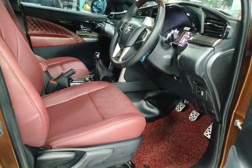 Dijual 2023 Toyota Kijang Innova REBORN 2.4 Q AT DIESEL bekas