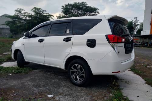 2022 Toyota Kijang Innova 2.0 V MT