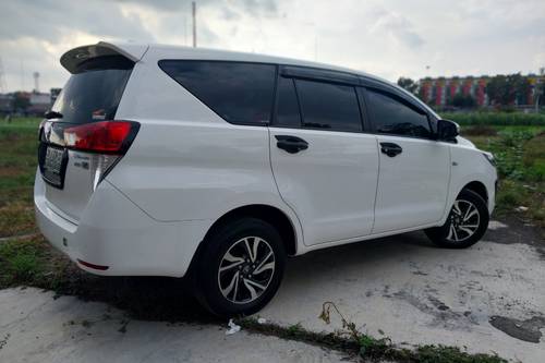 2022 Toyota Kijang Innova 2.0 V MT