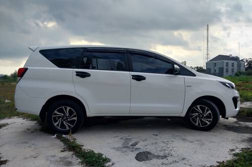 2022 Toyota Kijang Innova 2.0 V MT