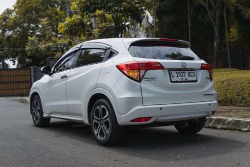 Second hand 2016 Honda HRV 1.8L PRESTIGE CVT 