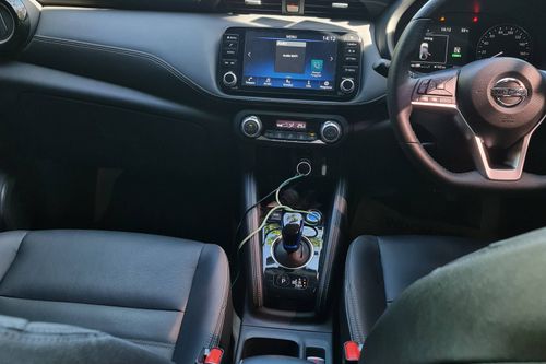 2021 Nissan Kicks e-Power UPPER 1 TONE tua