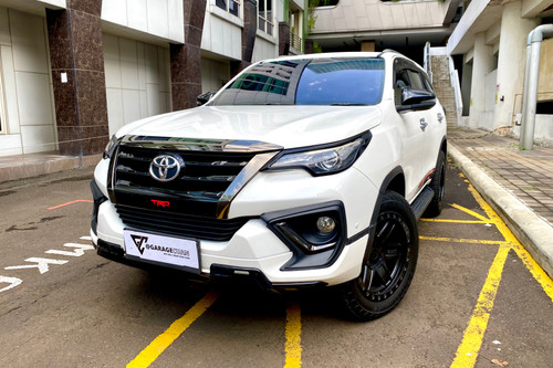 2020 Toyota Fortuner VRZ 4X2 TRD 2.4L AT