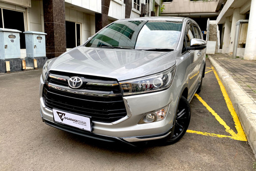 2019 Toyota Kijang Innova 2.4L Venturer AT