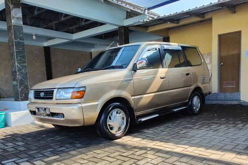 2000 Toyota Kijang Innova 1.8L LGX tua