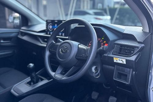 Old 2023 Daihatsu Ayla 1.0L M MT