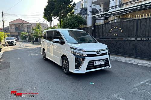 2018 Toyota Voxy 2.0L AT bekas