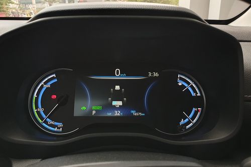 2024 Toyota Kijang Innova Zenix Hybrid EV 2.0L V HV CVT Modellista bekas